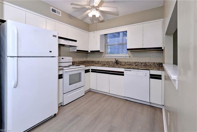 12757 Saint James Pl Apt F, Newport News, VA 23602