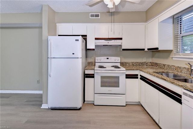 12757 Saint James Pl Apt F, Newport News, VA 23602