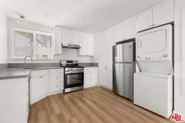 8716 Ramsgate Avenue, Los Angeles, CA 90045