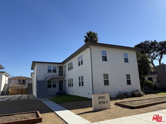 8716 Ramsgate Avenue, Los Angeles, CA 90045