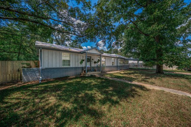 1511 Teachers Ridge, Diana, TX 75640