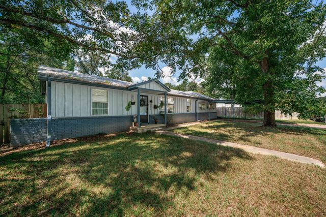 1511 Teachers Ridge, Diana, TX 75640