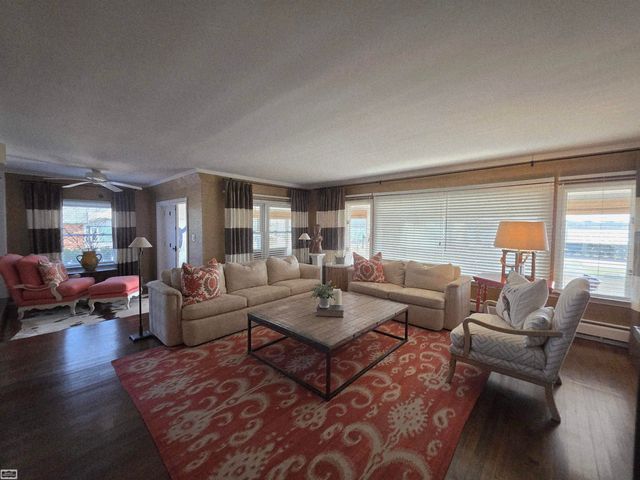 206 Edgewater Drive, Algonac, MI 48001