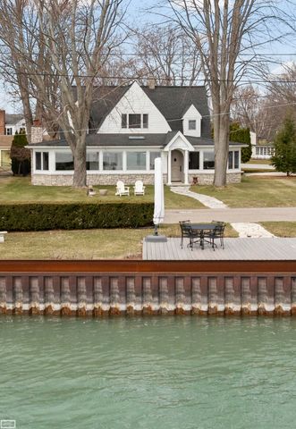 206 Edgewater Drive, Algonac, MI 48001