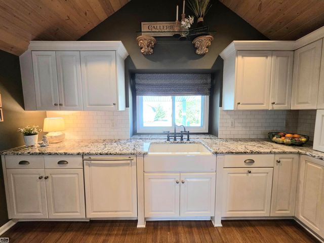 206 Edgewater Drive, Algonac, MI 48001