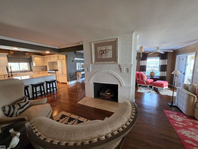 206 Edgewater Drive, Algonac, MI 48001