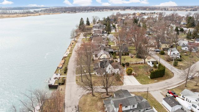 206 Edgewater Drive, Algonac, MI 48001