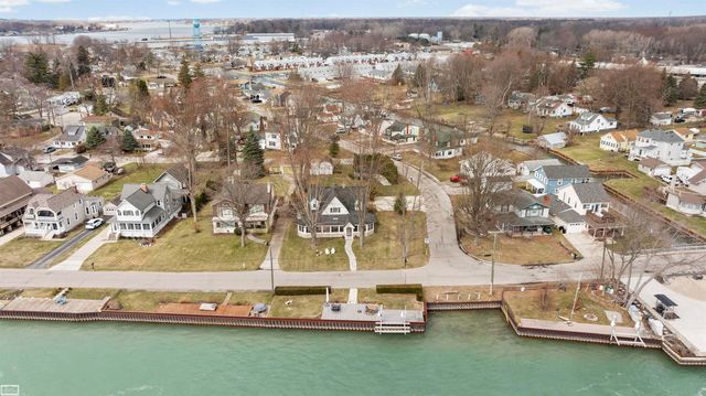 206 Edgewater Drive, Algonac, MI 48001