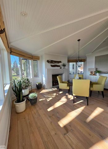 206 Edgewater Drive, Algonac, MI 48001