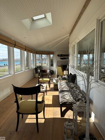 206 Edgewater Drive, Algonac, MI 48001