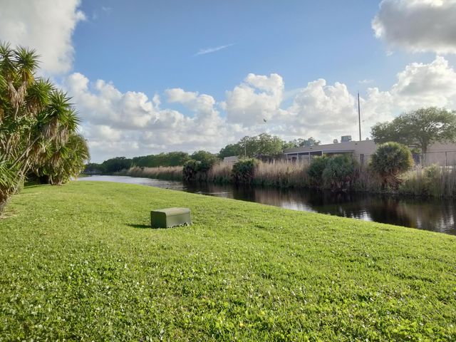 4707 47th Way, West Palm Beach, FL 33407