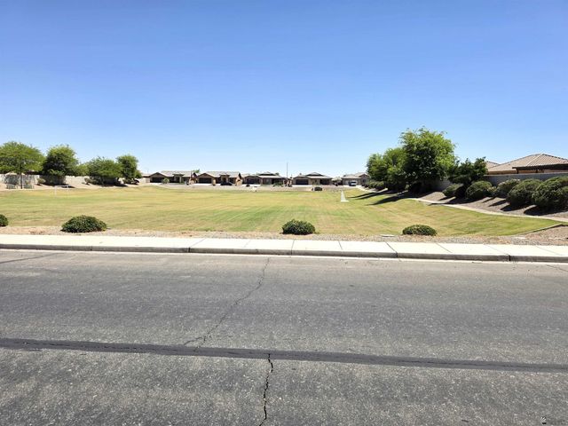 1056 W Rose St, Somerton, AZ 85350