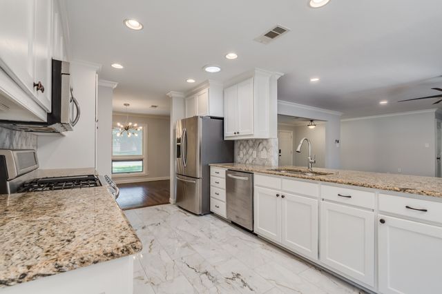 3734 Crown Shore, Dallas, TX 75244