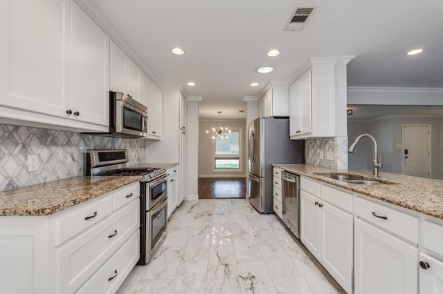 3734 Crown Shore, Dallas, TX 75244