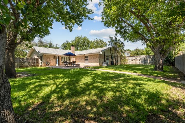 3734 Crown Shore, Dallas, TX 75244