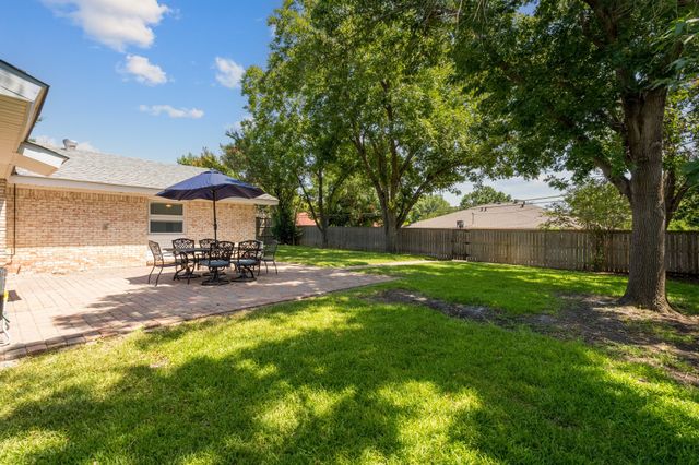3734 Crown Shore, Dallas, TX 75244