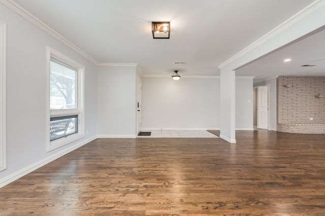 3734 Crown Shore, Dallas, TX 75244