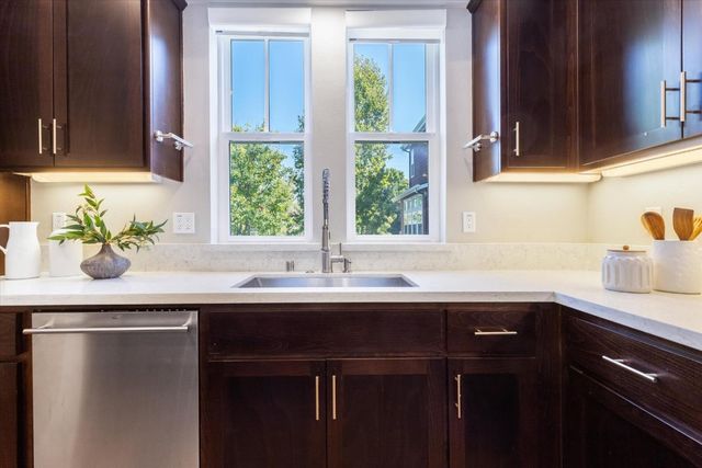 647 Sierra Vista Avenue, Mountain View, CA 94043