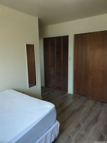1042 17th Avenue, Honolulu, HI 96816