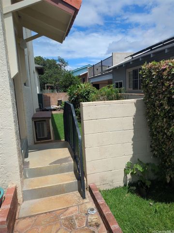 1042 17th Avenue, Honolulu, HI 96816