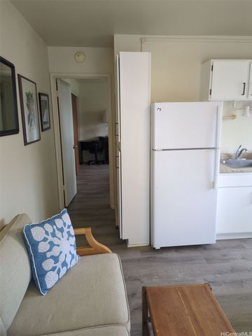 1042 17th Avenue, Honolulu, HI 96816