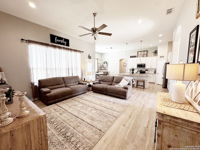 1683 Vista View, Pleasanton, TX 78064