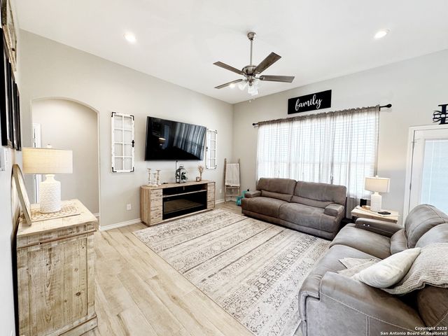 1683 Vista View, Pleasanton, TX 78064