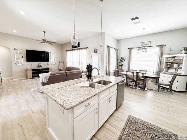 1683 Vista View, Pleasanton, TX 78064