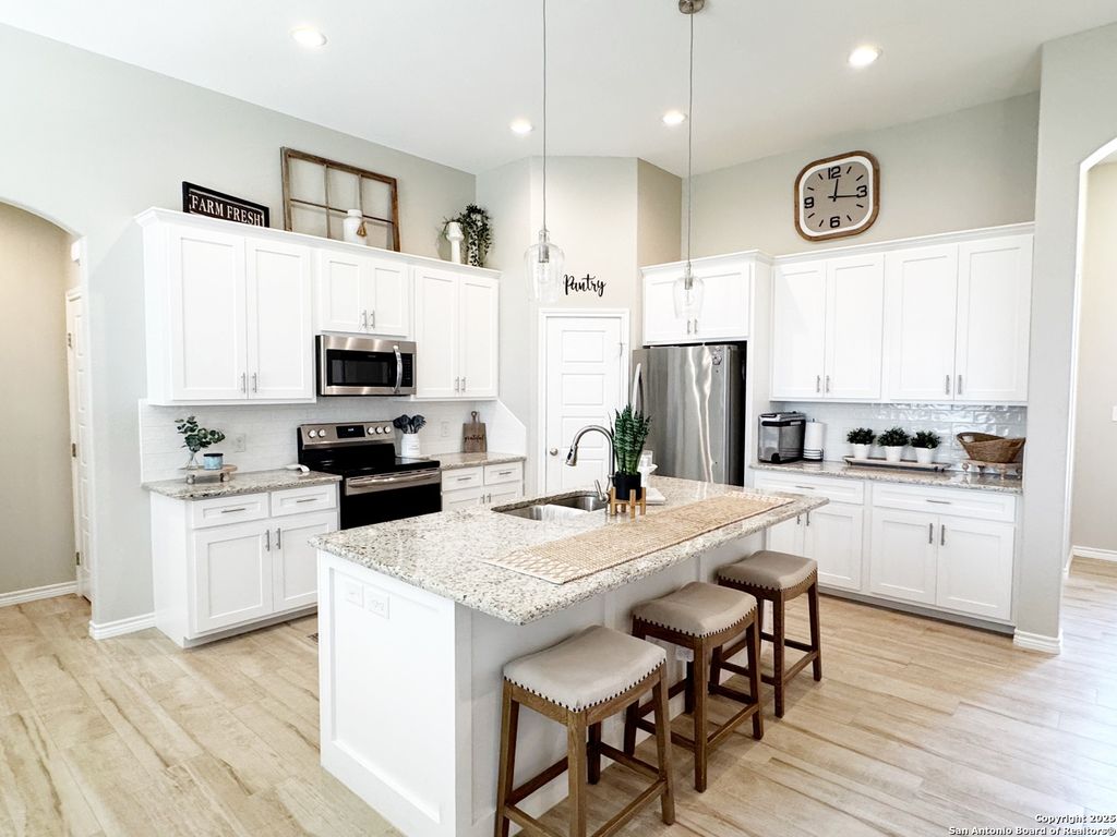1683 Vista View, Pleasanton, TX 78064