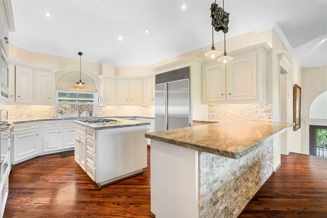 1734 Forestlake Drive, Sugar Land, TX 77479