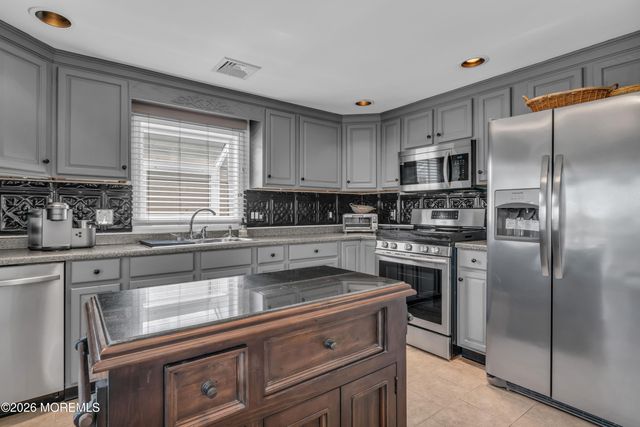 215 Pine Drive, Bayville, NJ 08721