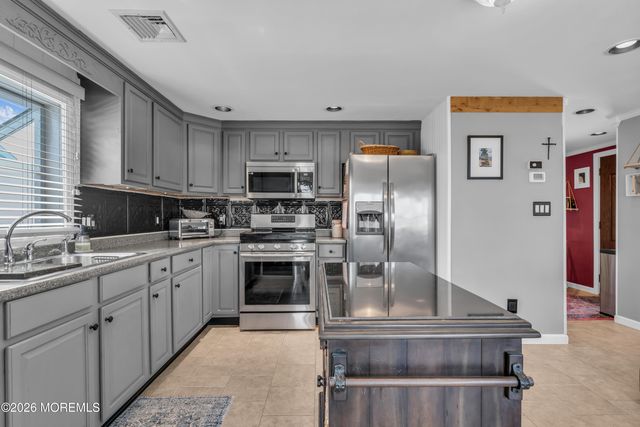 215 Pine Drive, Bayville, NJ 08721