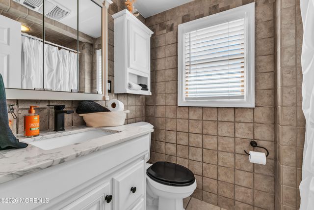 215 Pine Drive, Bayville, NJ 08721