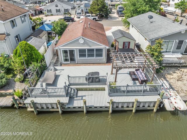 215 Pine Drive, Bayville, NJ 08721
