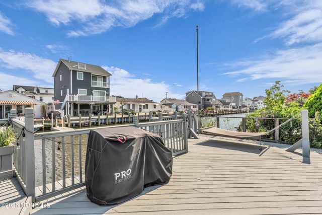 215 Pine Drive, Bayville, NJ 08721