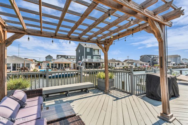 215 Pine Drive, Bayville, NJ 08721