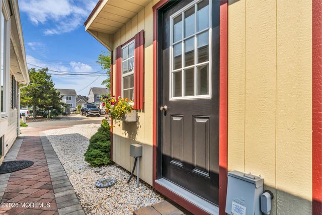 215 Pine Drive, Bayville, NJ 08721