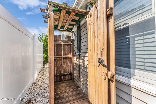 215 Pine Drive, Bayville, NJ 08721