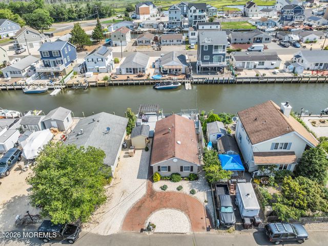 215 Pine Drive, Bayville, NJ 08721