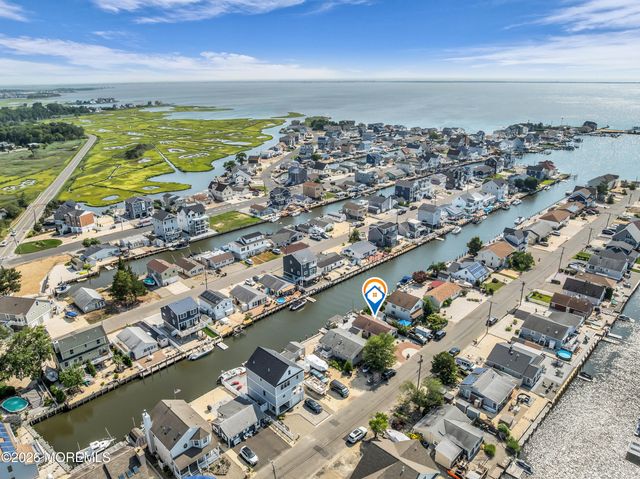 215 Pine Drive, Bayville, NJ 08721