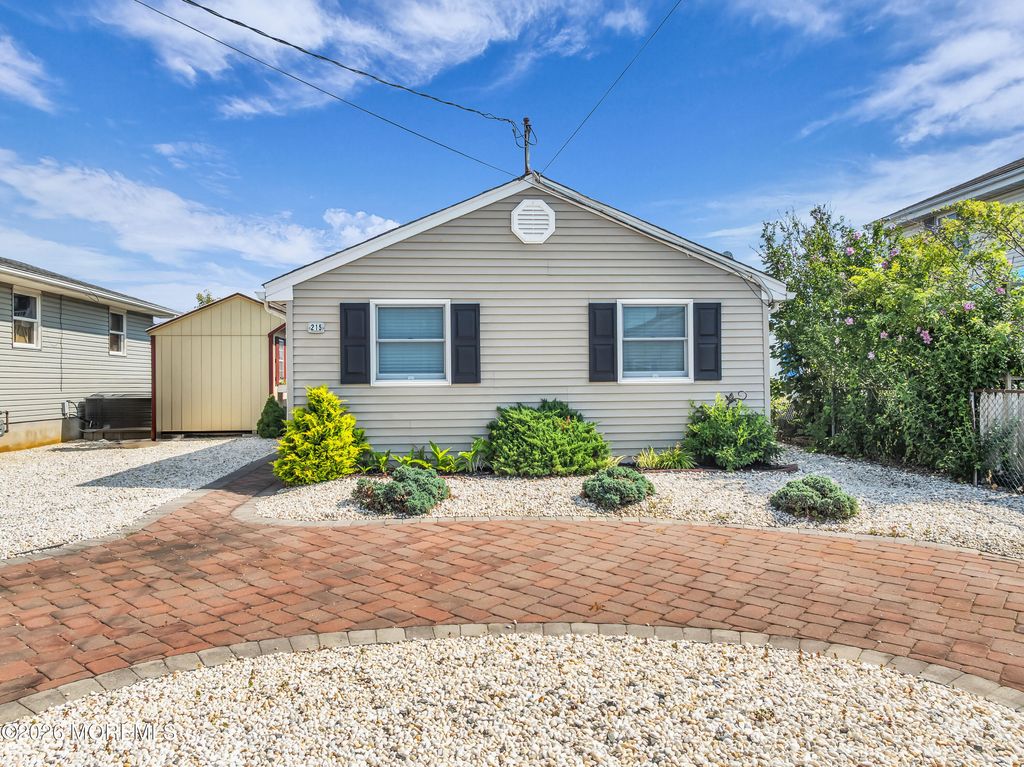 215 Pine Drive, Bayville, NJ 08721
