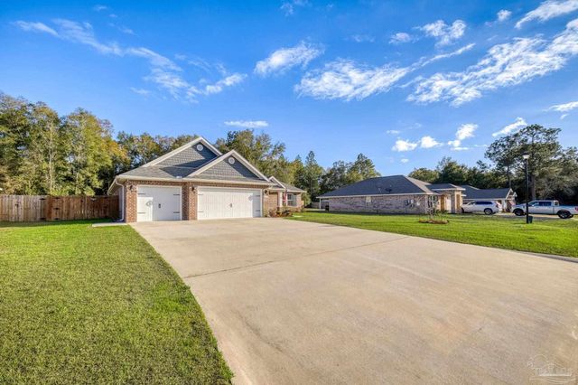 4566 Red Oak Dr, Milton, FL 32583