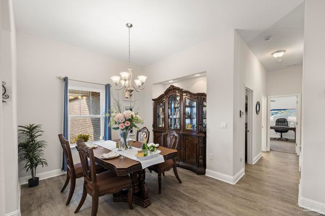 4566 Red Oak Dr, Milton, FL 32583