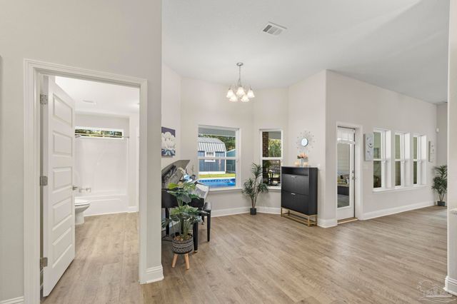 4566 Red Oak Dr, Milton, FL 32583