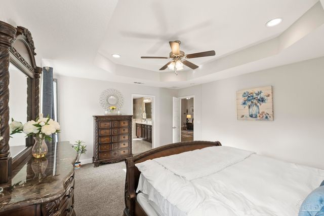 4566 Red Oak Dr, Milton, FL 32583