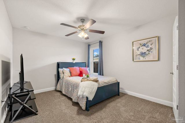 4566 Red Oak Dr, Milton, FL 32583