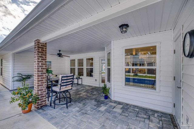 4566 Red Oak Dr, Milton, FL 32583