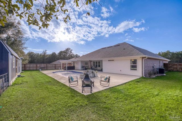 4566 Red Oak Dr, Milton, FL 32583