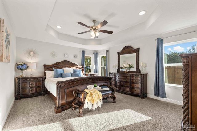 4566 Red Oak Dr, Milton, FL 32583