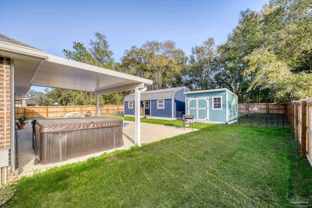 4566 Red Oak Dr, Milton, FL 32583